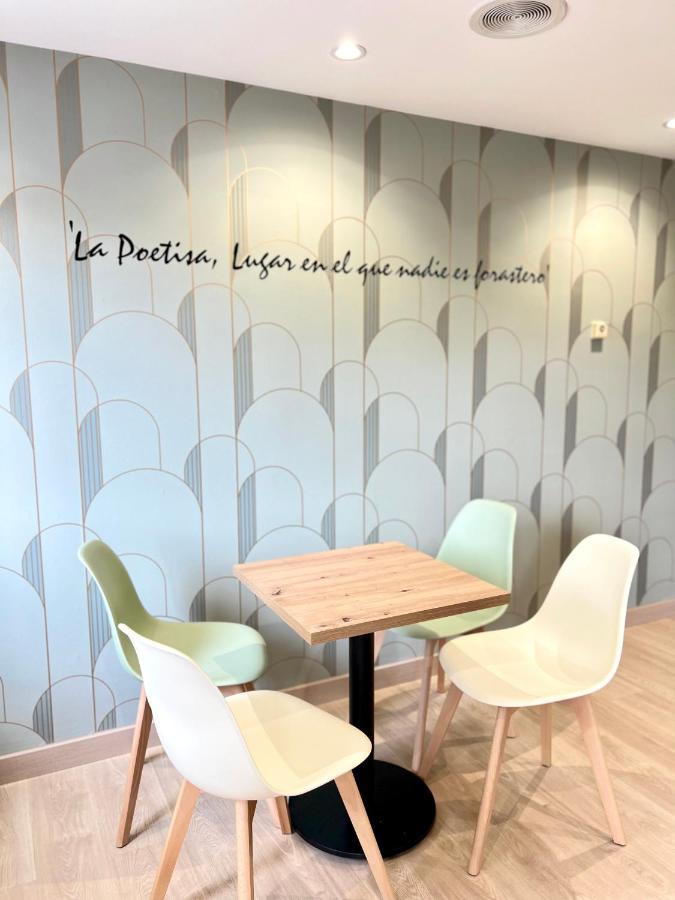 Hostal La Poetisa - Auto Check-In Culleredo Extérieur photo