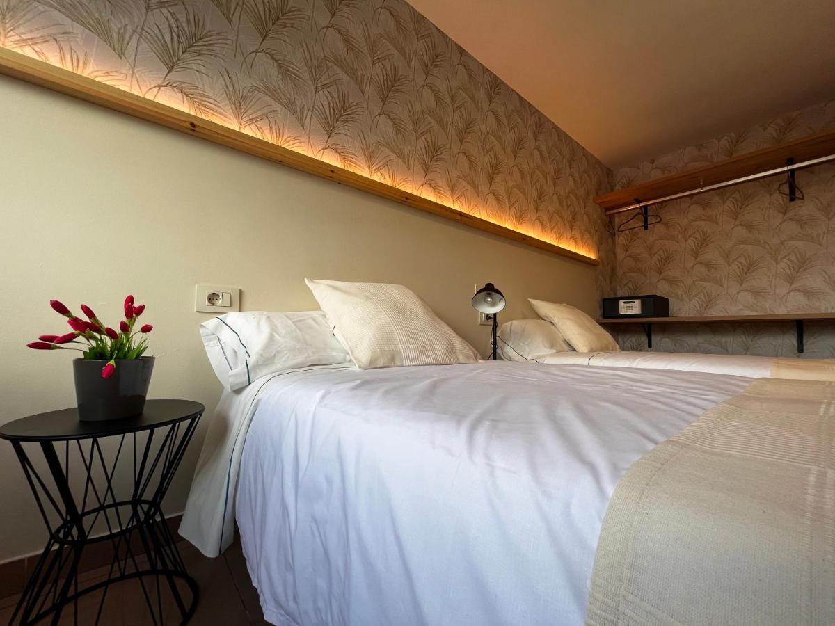 Hostal La Poetisa - Auto Check-In Culleredo Extérieur photo